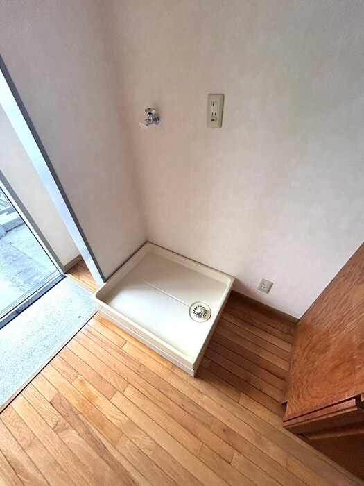 物件内観写真13　(洗濯機置場)