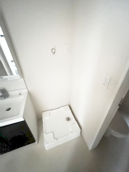 物件内観写真12　(洗濯機置場)