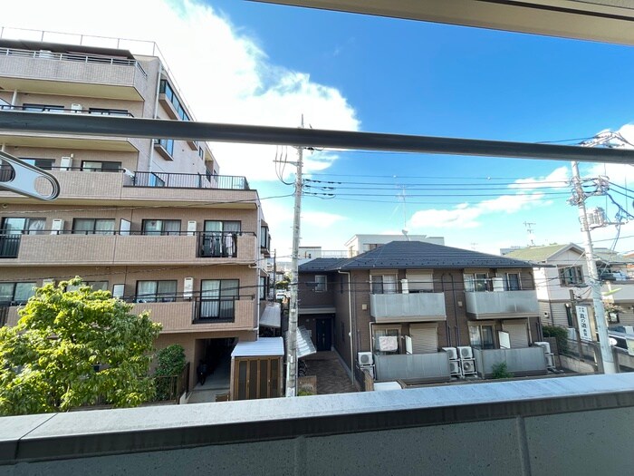 物件内観写真18　(室内からの展望)