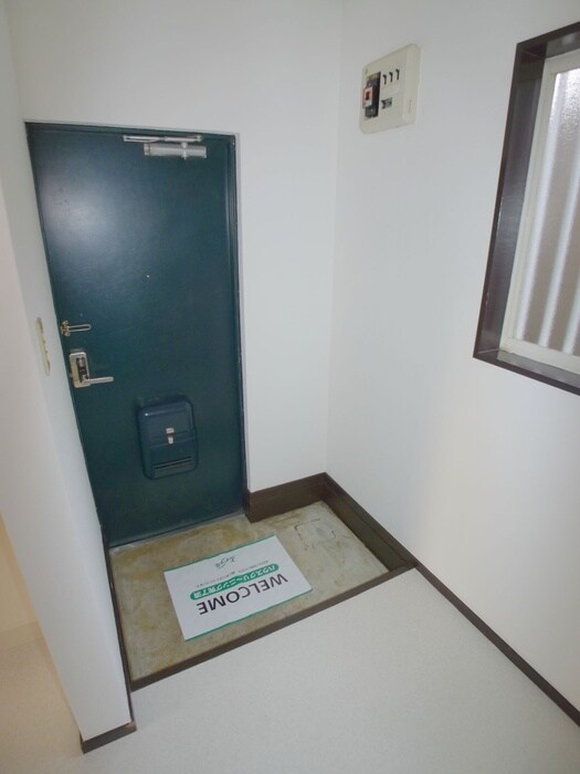 物件内観写真16　(玄関)