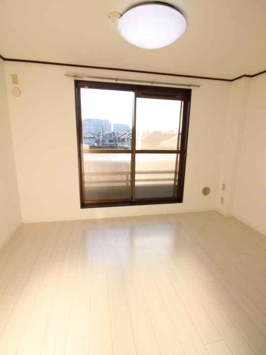 物件内観写真20　(室内からの展望)