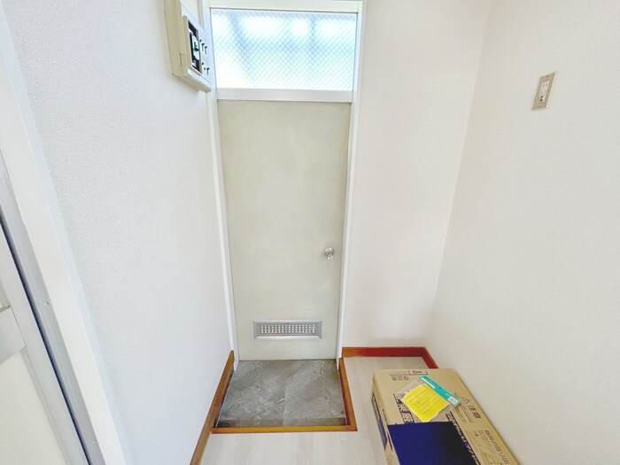物件内観写真17　(玄関)