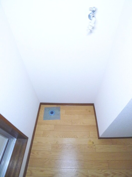 物件内観写真15　(洗濯機置場)