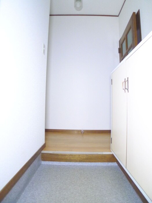 物件内観写真17　(玄関)