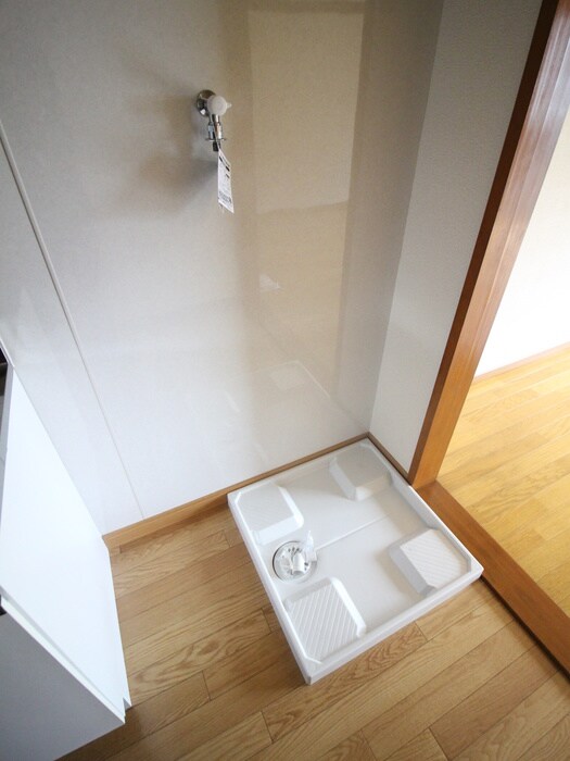 物件内観写真15　(洗濯機置場)