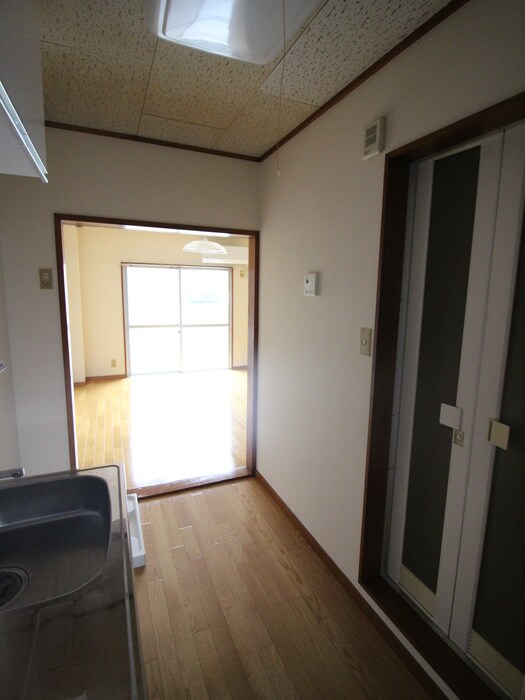 物件内観写真18　(廊下)