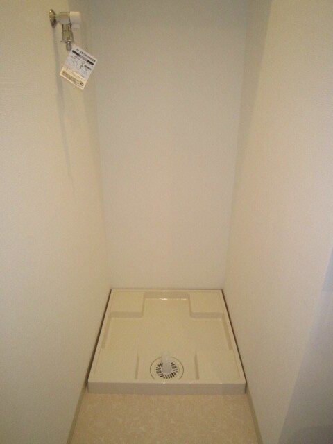 物件内観写真12　(洗濯機置場)