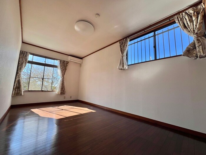 物件内観写真4　(居室)