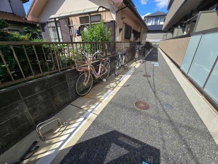 物件外観写真6　(駐輪場)