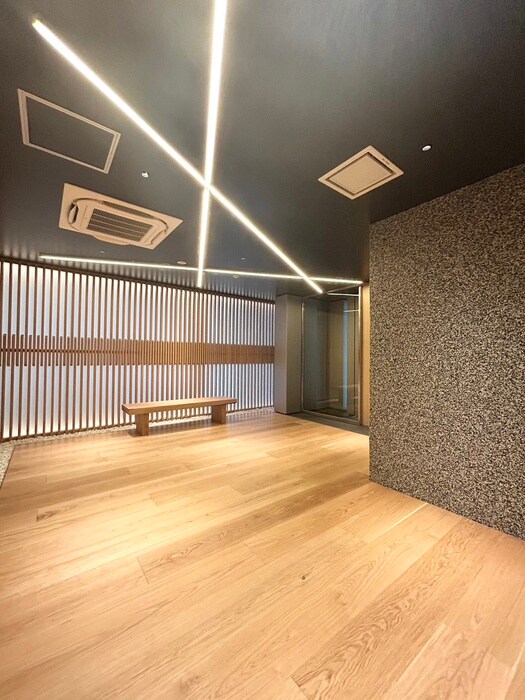 物件外観写真4　(エントランス部分)