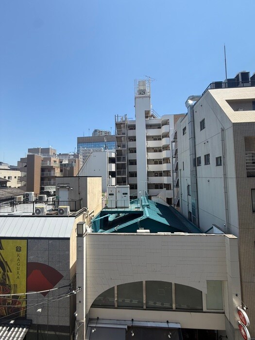 物件内観写真16　(室内からの展望)