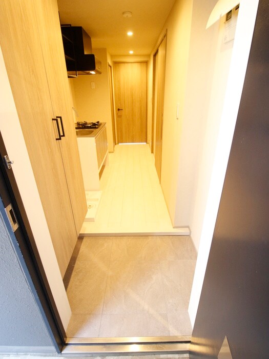 物件内観写真17　(玄関)