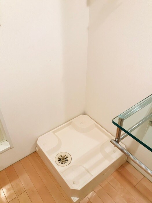 物件内観写真15　(洗濯機置場)