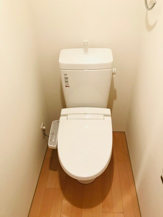 物件内観写真16　(トイレ)