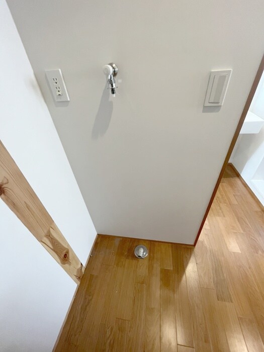 物件内観写真17　(洗濯機置場)