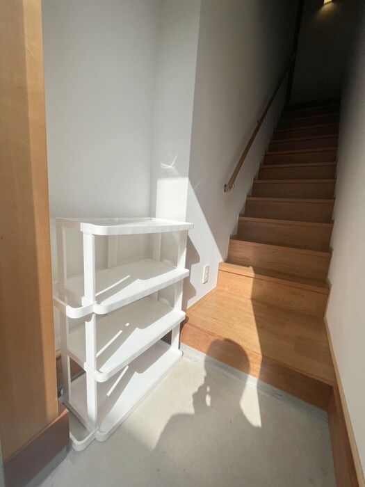 物件内観写真18　(玄関)