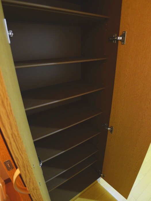 物件内観写真12　(玄関)