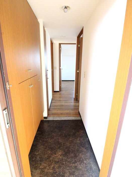 物件内観写真7　(玄関)