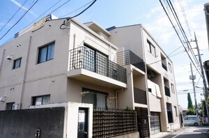 フランチェス外観写真