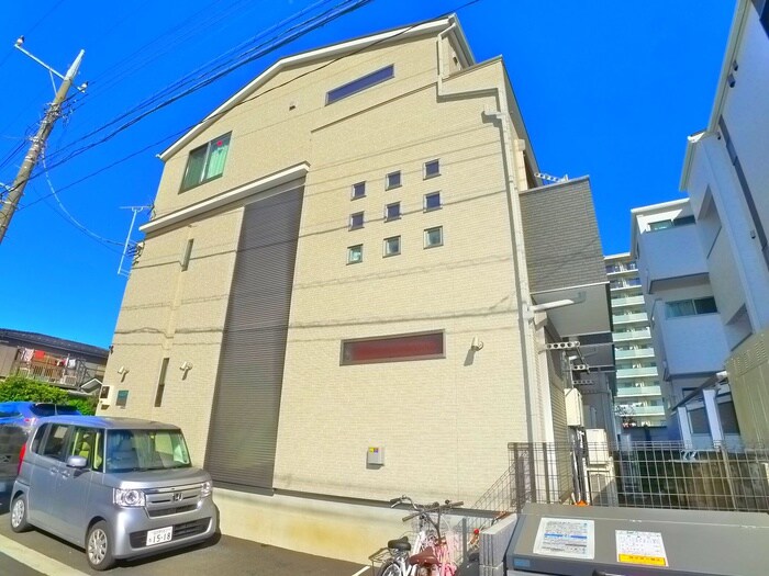 物件外観写真2　(駐車場)