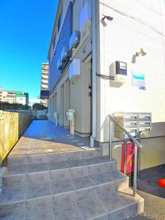 物件外観写真5　(駐輪場)