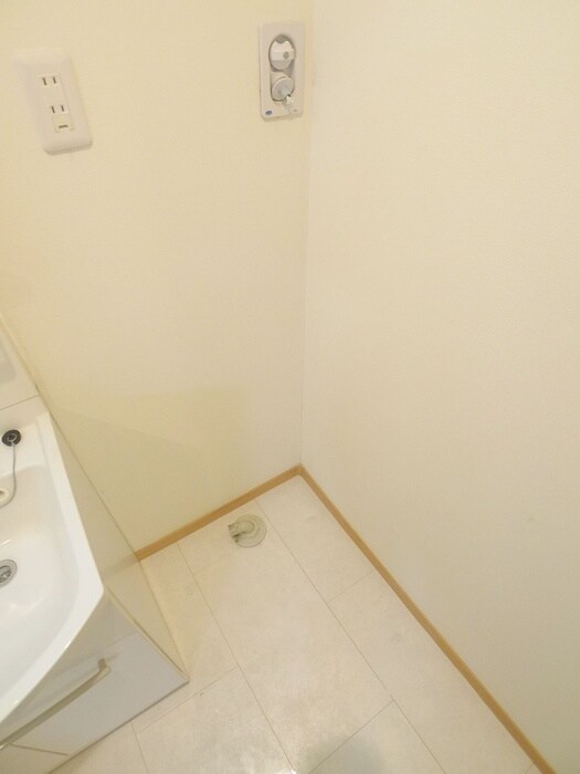 物件内観写真17　(洗濯機置場)