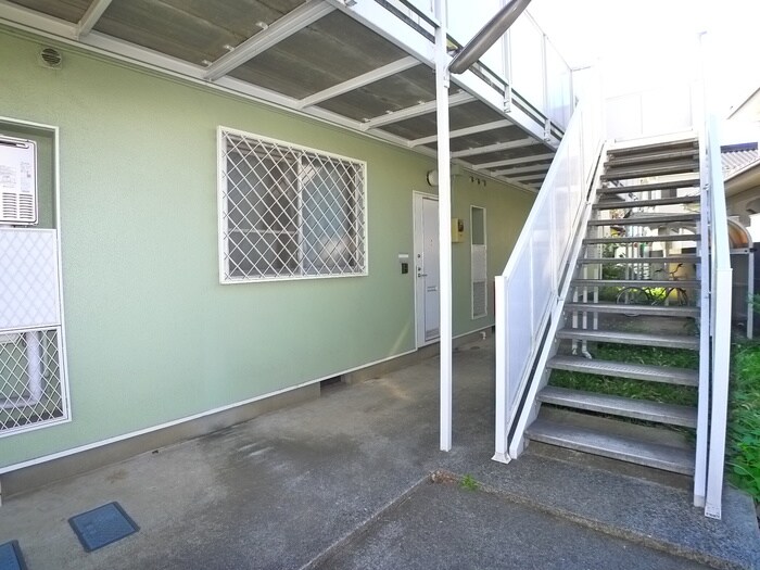 物件外観写真5　(エントランス部分)