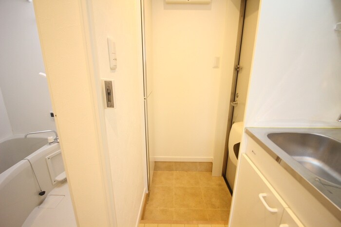 物件内観写真8　(玄関)