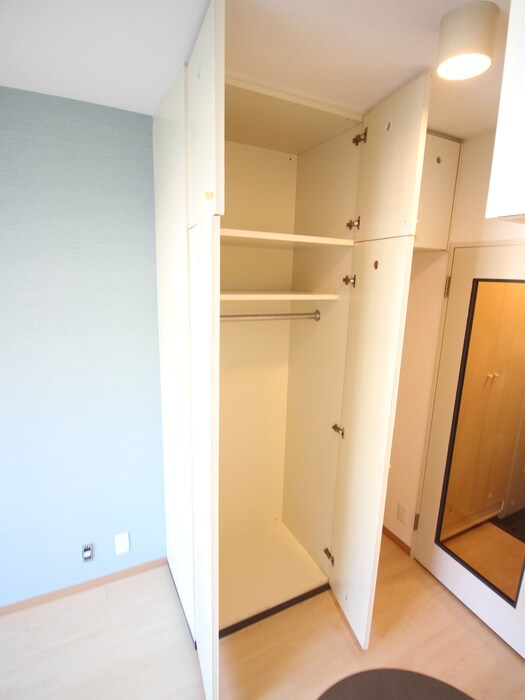 物件内観写真12　(収納)
