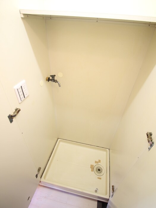 物件内観写真14　(洗濯機置場)