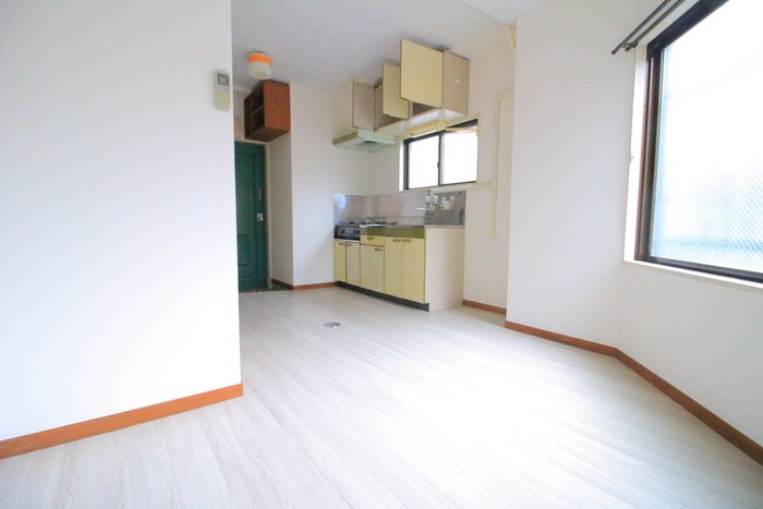 物件内観写真8　(居室)