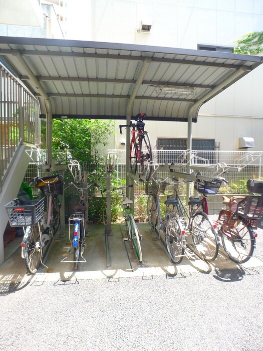 物件外観写真3　(駐輪場)