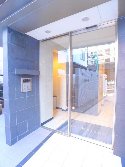 物件外観写真6　(エントランス部分)