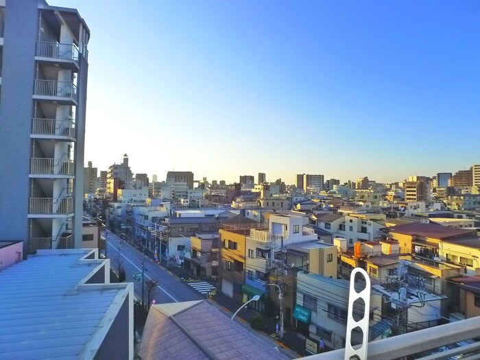 物件内観写真17　(室内からの展望)