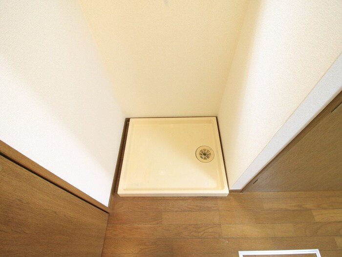 物件内観写真12　(洗濯機置場)