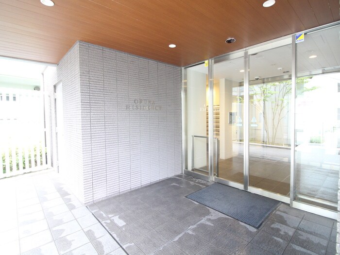 物件外観写真3　(エントランス部分)