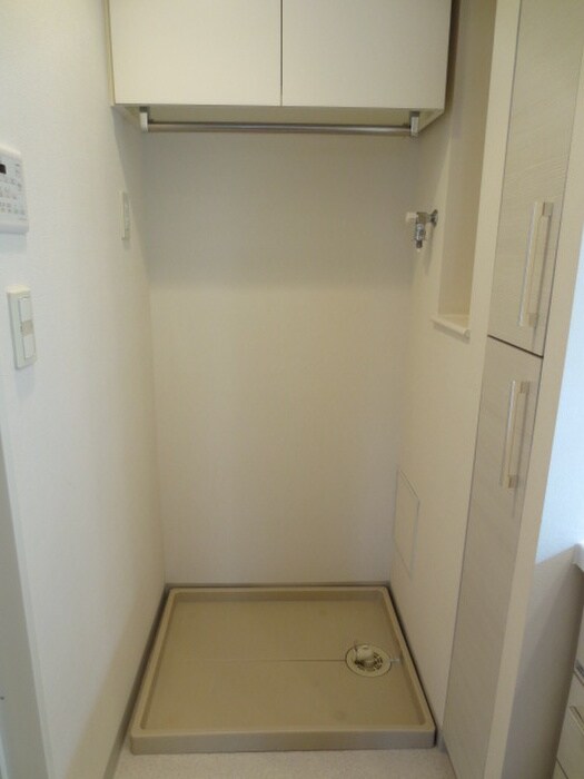 物件内観写真17　(洗濯機置場)