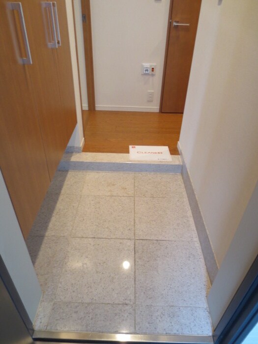 物件内観写真19　(玄関)