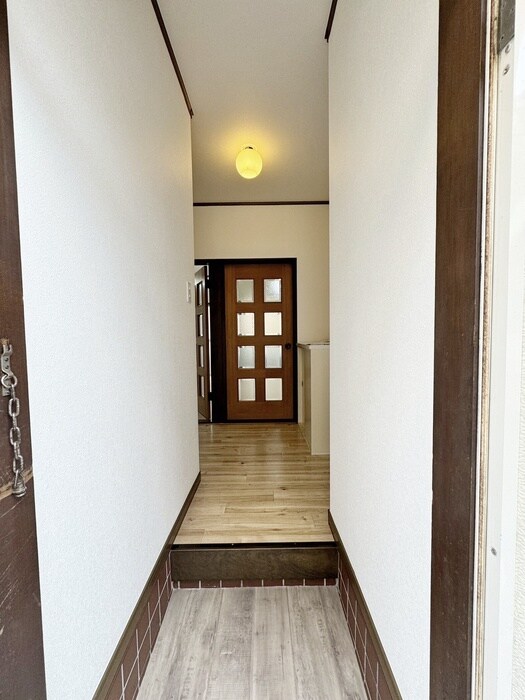 物件内観写真16　(玄関)