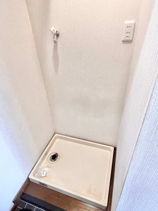 物件内観写真12　(洗濯機置場)