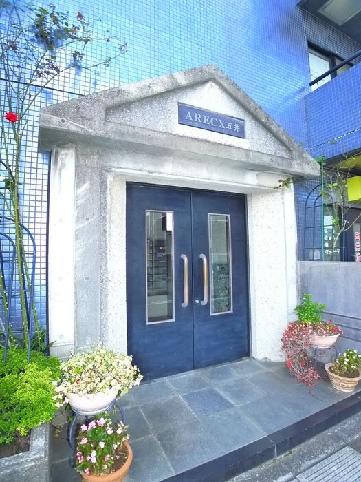 物件外観写真5　(エントランス部分)