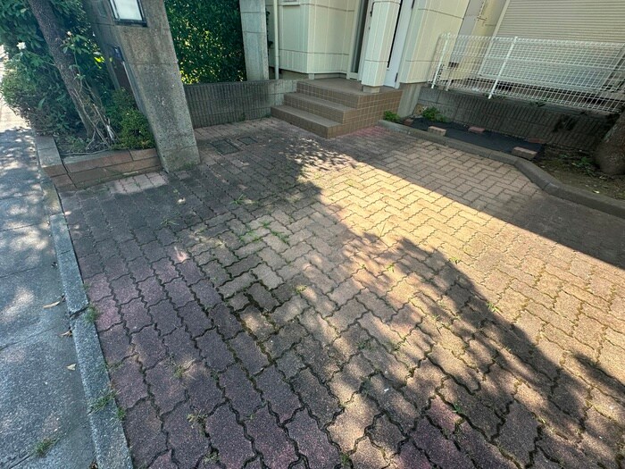 物件外観写真3　(駐車場)