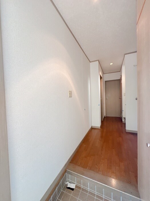 物件内観写真15　(廊下)