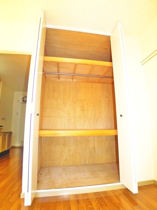 物件内観写真15　(収納)