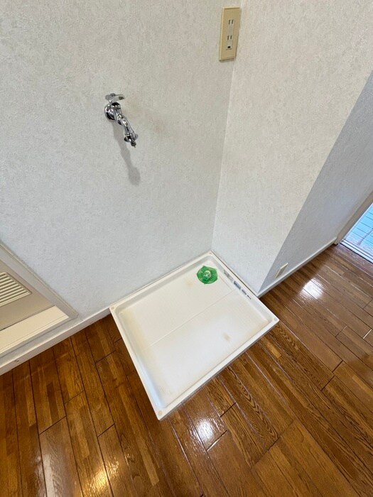 物件内観写真15　(洗濯機置場)