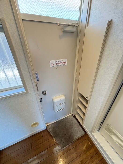 物件内観写真16　(玄関)