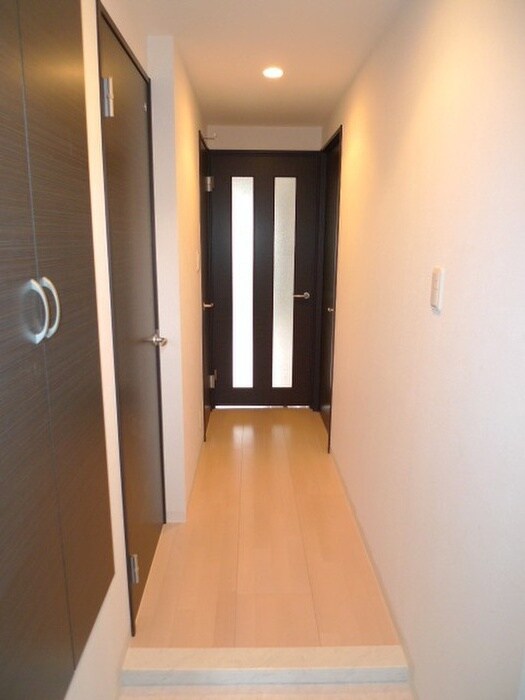 物件内観写真5　(玄関)