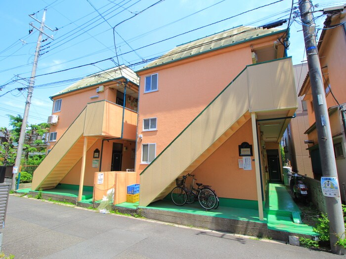 物件外観写真2　(エントランス部分)