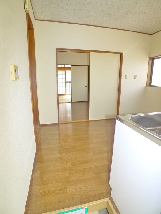 物件内観写真16　(玄関)