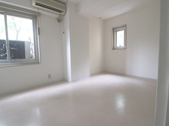 物件内観写真9　(玄関)